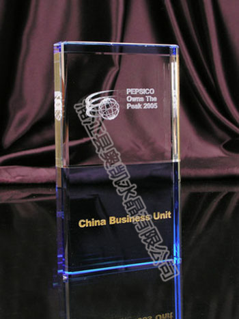 水晶獎(jiǎng)牌81