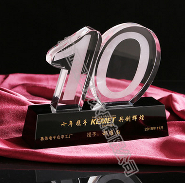 水晶獎(jiǎng)牌111