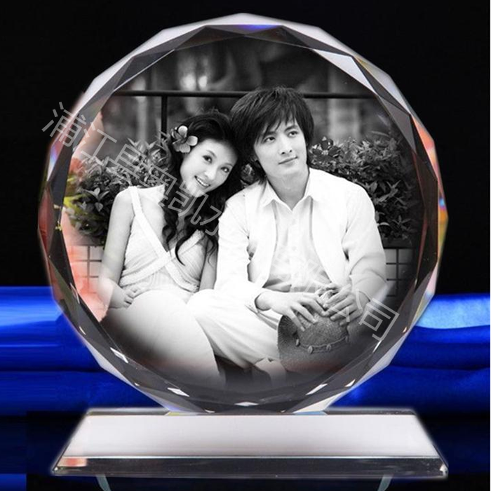 水晶內(nèi)雕110